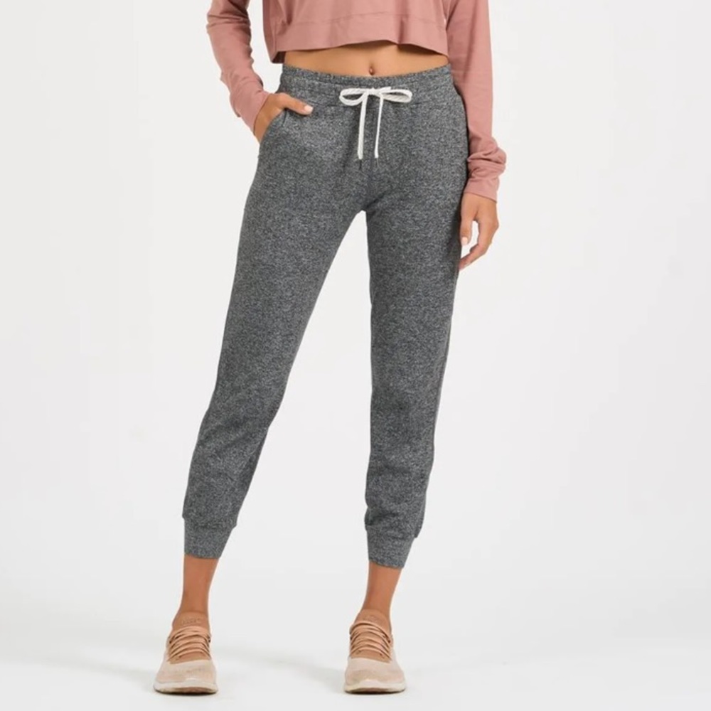 🆕 VUORI Halo Performance Joggers in Heather Grey - Picture 9 of 16